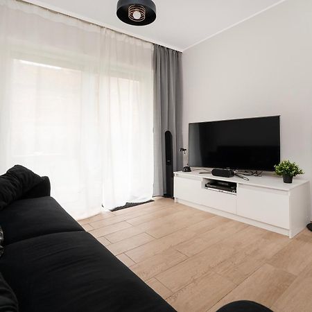 Hideaway Apartment - Terrace With Garden & Parking- By Rentujemy วูดช์ ภายนอก รูปภาพ